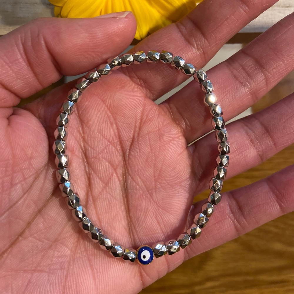 Handmade Evil Eye Silver Bead Bracelet